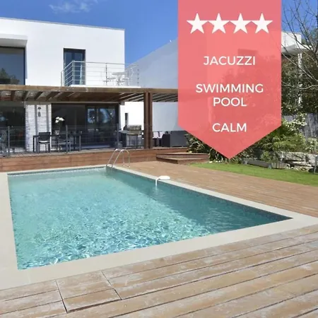 Contemporary With Pool & Jacuzzi فيلة